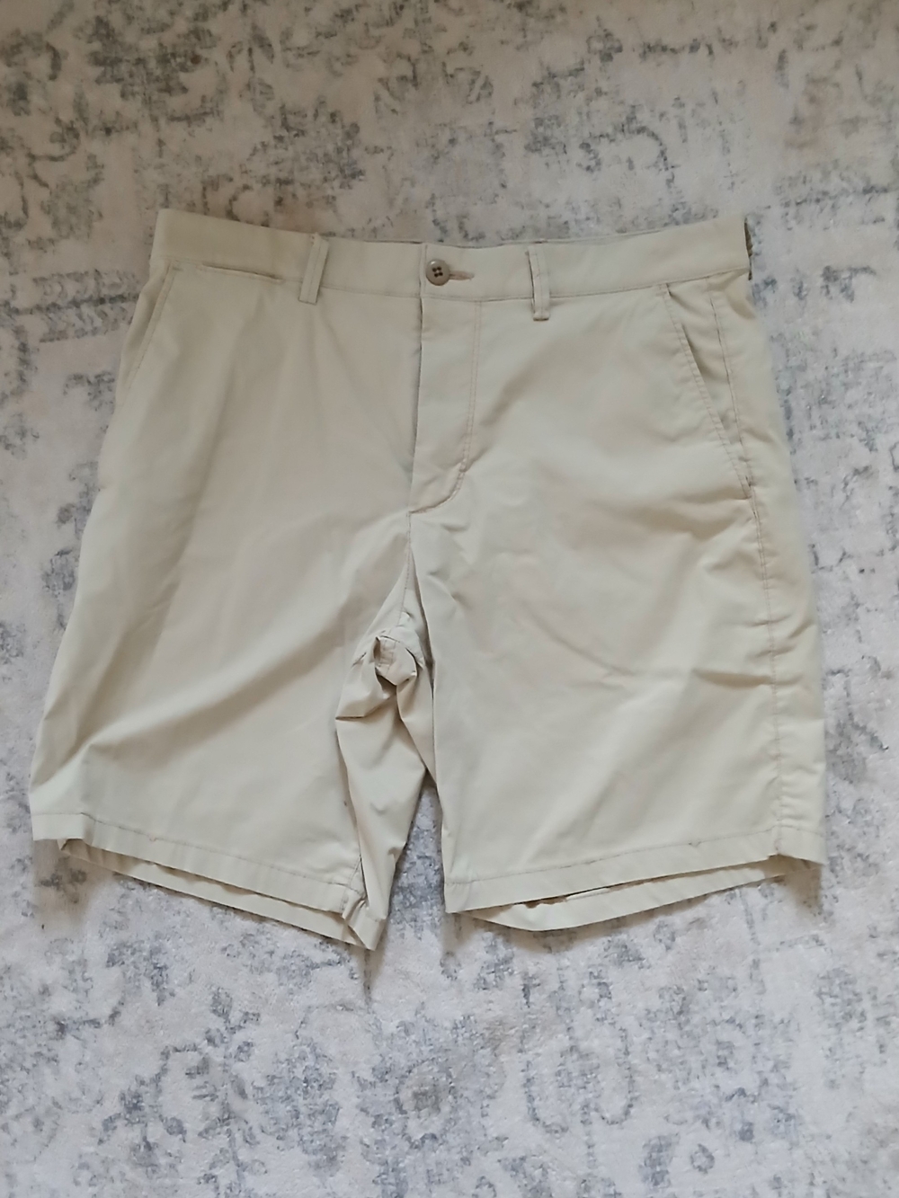 GapFit Tech 9" Performance Shorts - Size 32